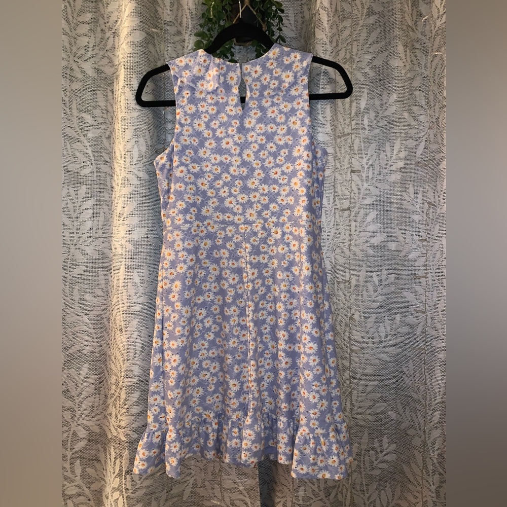 Girl’s baby blue w/daisies lined dress size 16 - Picture 2 of 7